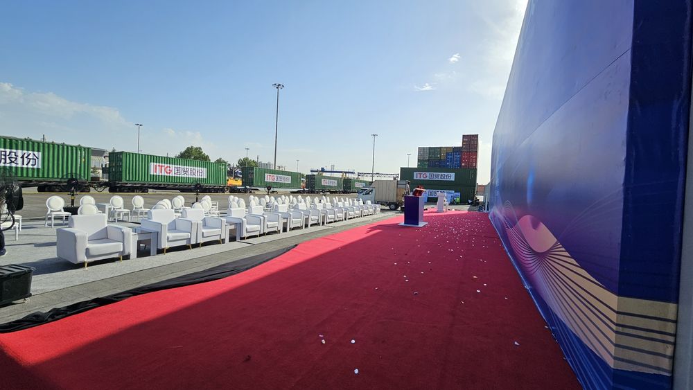 Аренда  кресло . Прокат кресло . Аренда кресло. Диван.Стол стул .Ширма