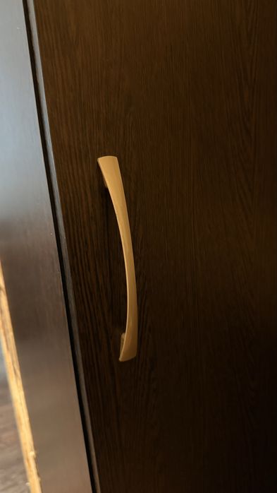 Продам шкаф с книжными полками