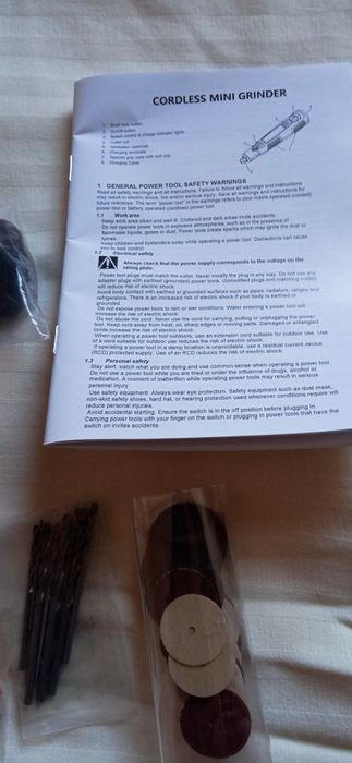 НЕДОРОГО Ручной дремель-бормашинку.