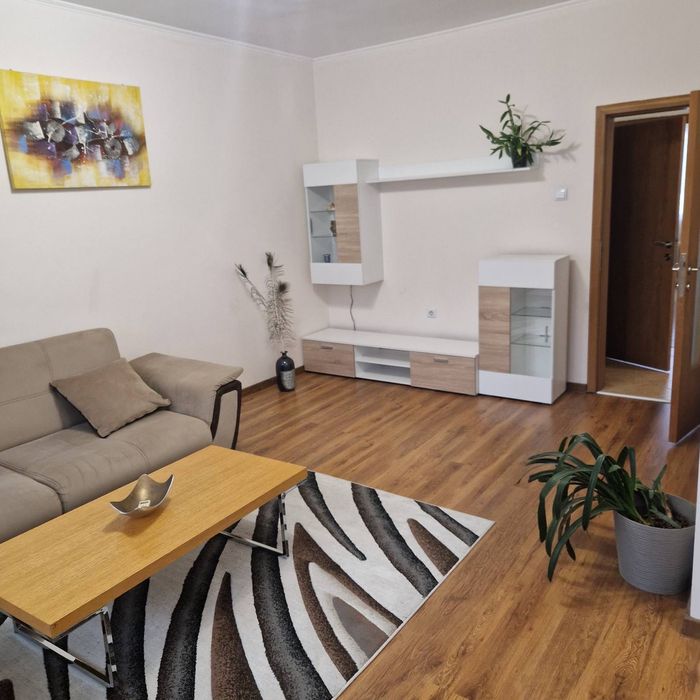 Дава се под наем Тристаен апартамент в Варна, Център - 115 кв.м за 787.95 € - Снимка #5