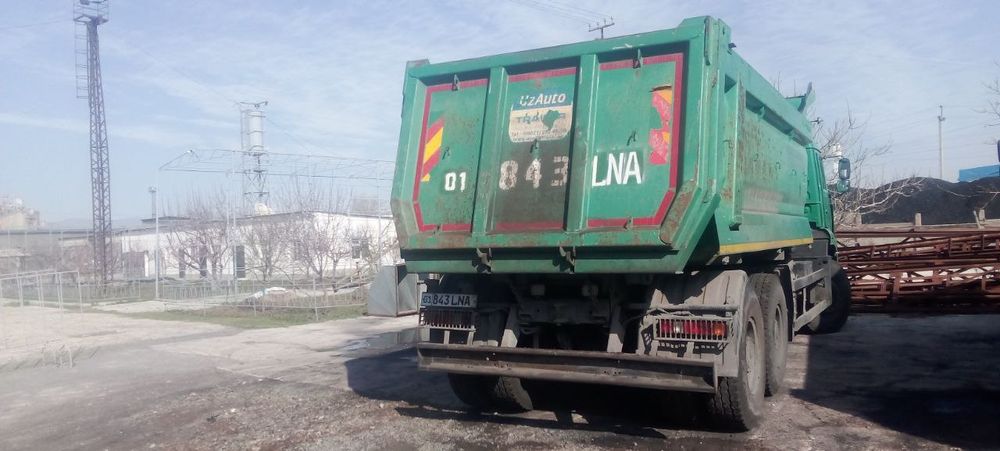 Tashkent Kamaz gruzavik zelyoniy