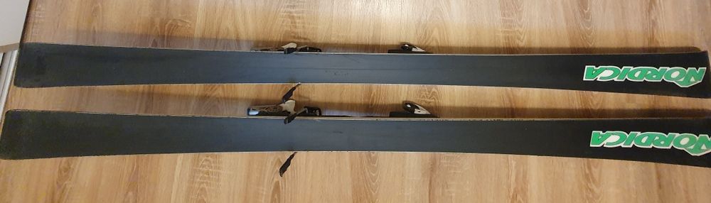 Skiuri Nordica doberman GS 176 cm