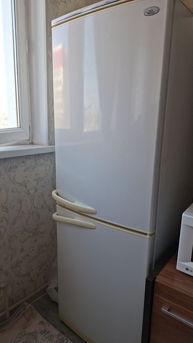 Холодильник двухкамерный