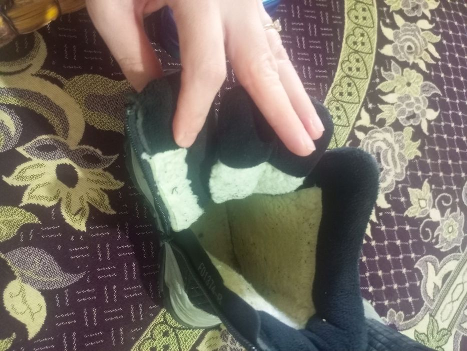 Таза кийлген етик 6 жасар балаға болады