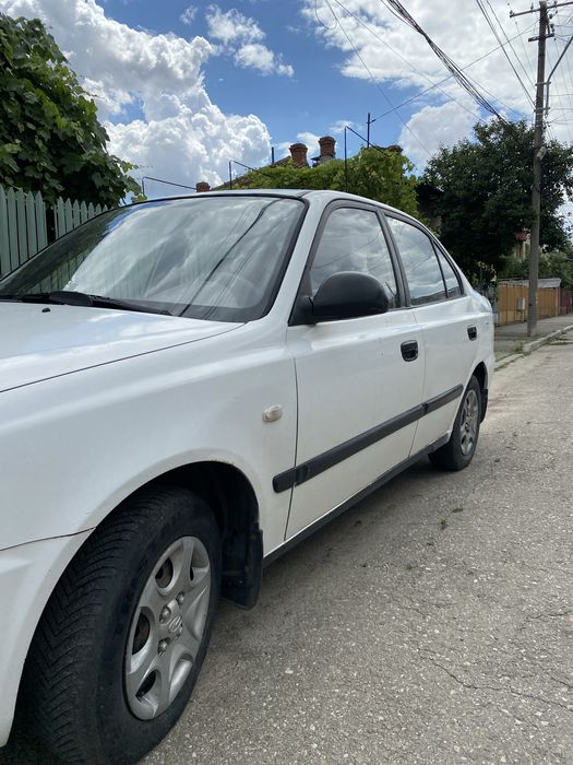 hyunday accent berlina