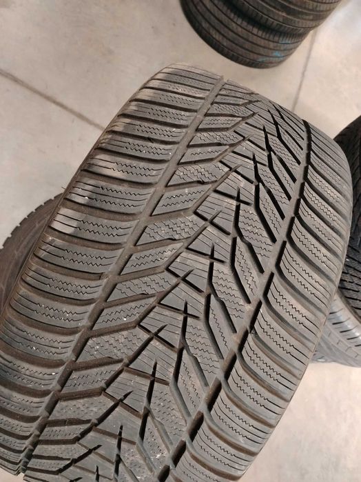 2бр.зимни гуми 275/35/19 Hankook