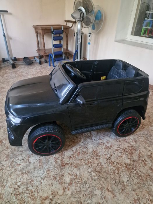 Детский автомобиль.