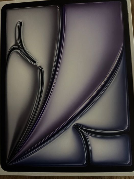 Чисто Нов Черен  iPad Air 13’ wi-fi 256GB с APPLE CARE гаранция