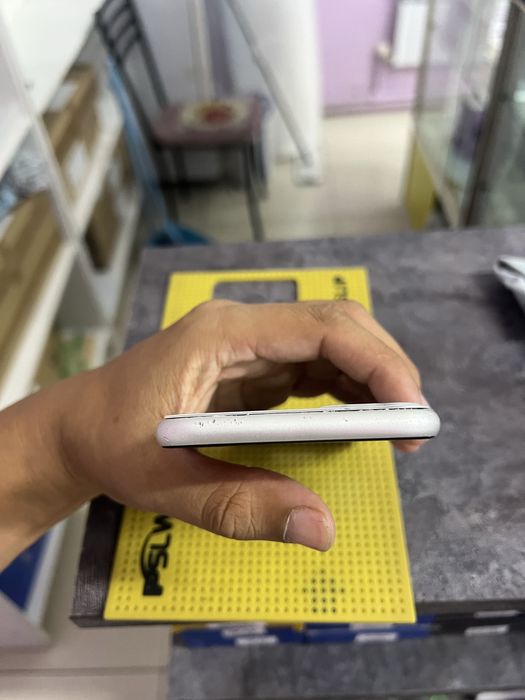 Продам iPhone 11 128Gb Айфон 11 128Гб