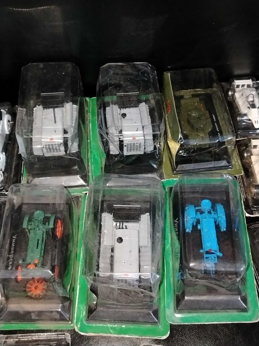 Модели 1/43 Деагостини. От 70.000 сум...