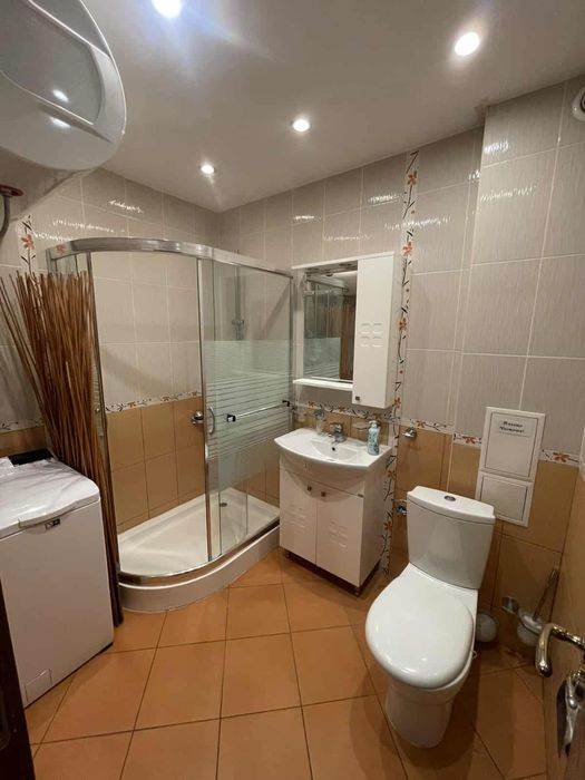 Тристаен апартамент, под наем, Център