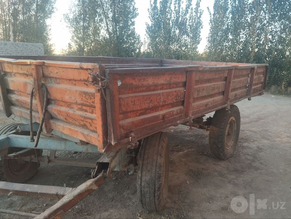 Traktor sotiladi