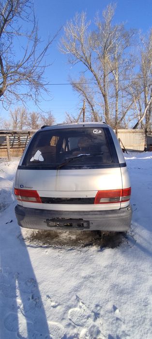 Тойота емина люсида