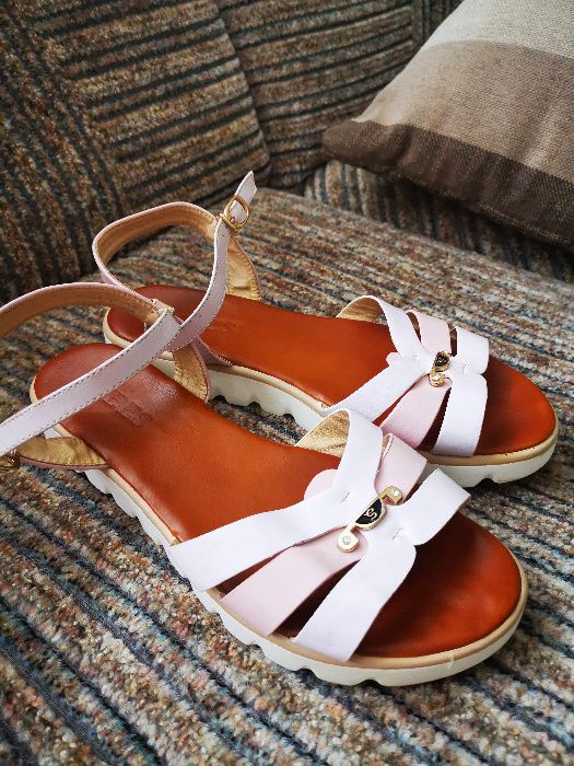 Босоножки на девочку