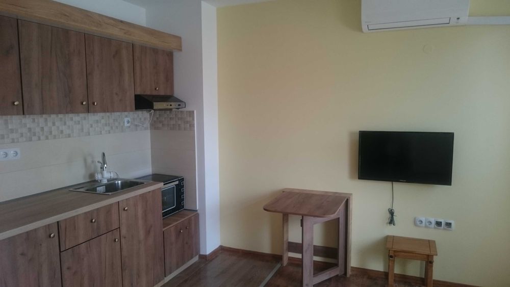 Двустаен апартамент до Военна болница под наем