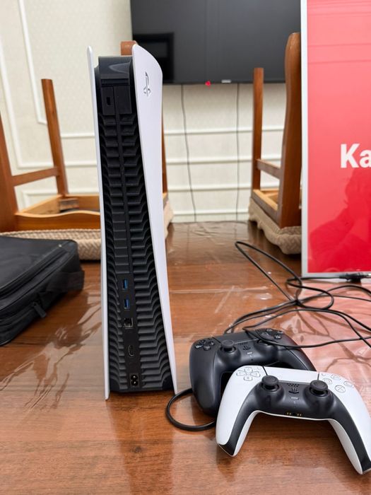 Срочно продам Sony PlayStation 5