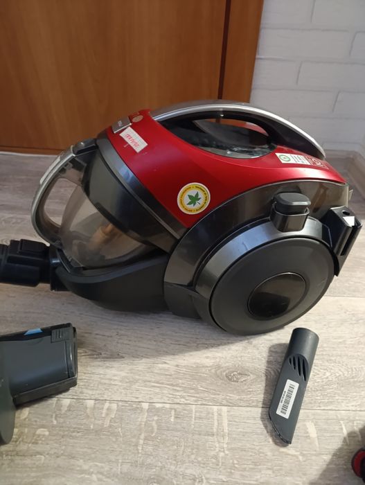 Продам Пылесос LG