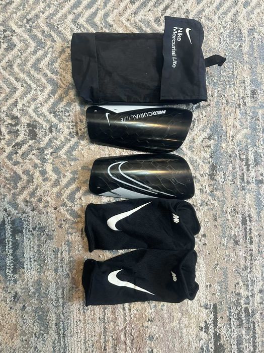 Футболни кори на Nike Mercurial Lite