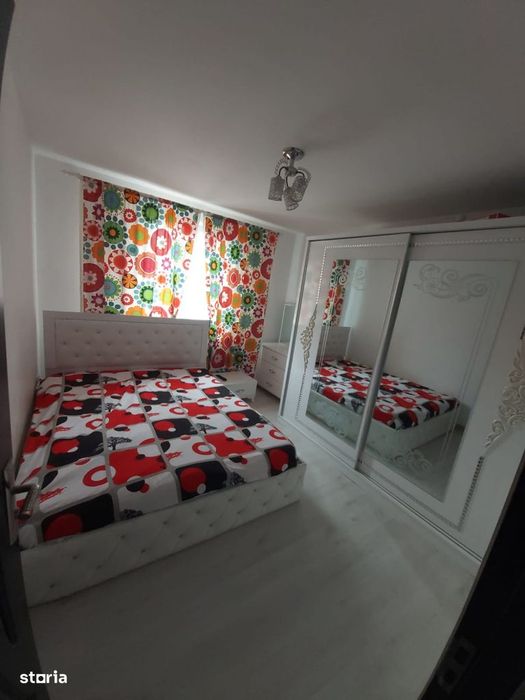 De inchiriat apartament 3 camere
