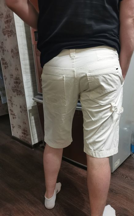 Продаю шорты мужские