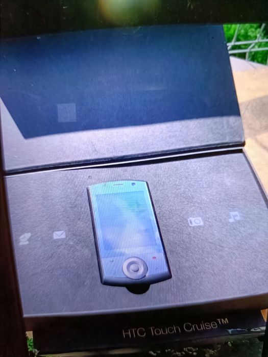 Vând HTC Touch Cruise