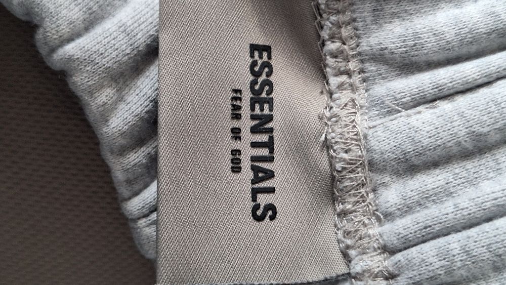 Pantaloni Essentials Grey