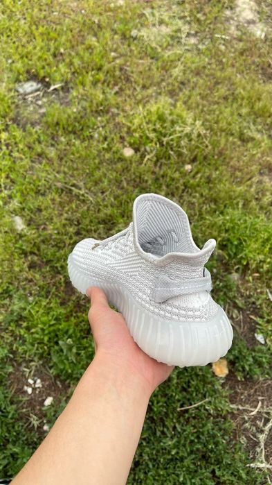 Обувь(кроссовки)