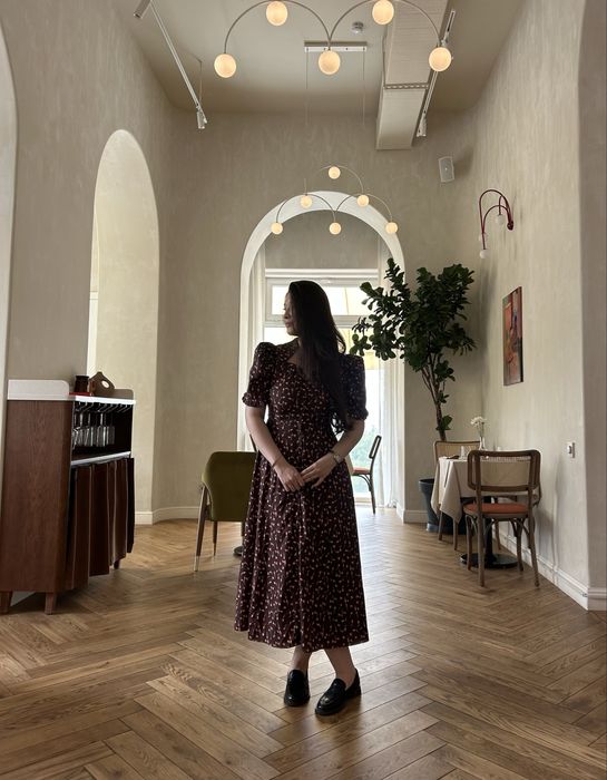 Платье коричневого цвета