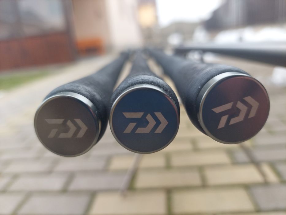 Set 3 lansete crap daiwa ninja x de 3.90m 3,5lb 2tronsoane