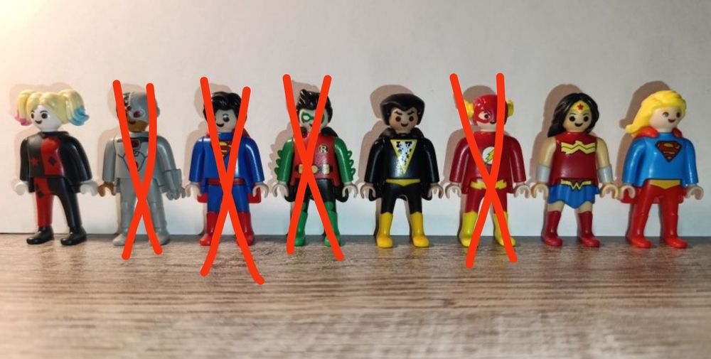 Продаю игрушки серии Kinder DC Playmobil