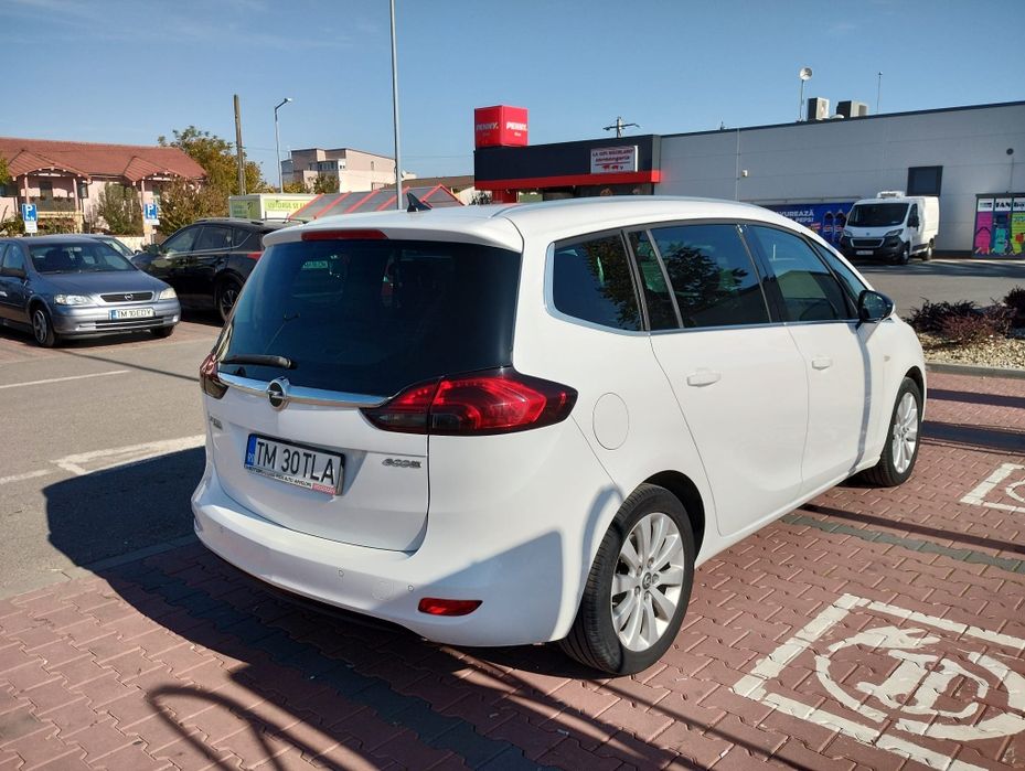 Vând auto Opel Zafira