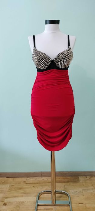 Парти/официална рокля с "шипове"