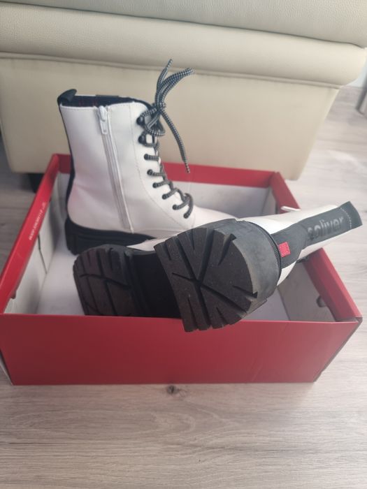 Дамски бели боти s. Oliver