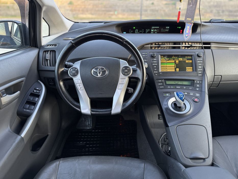 Vând/ schimb Toyota Prius 3 - 08.2009 - 1.8 hybrid - 136 HP - Euro 5