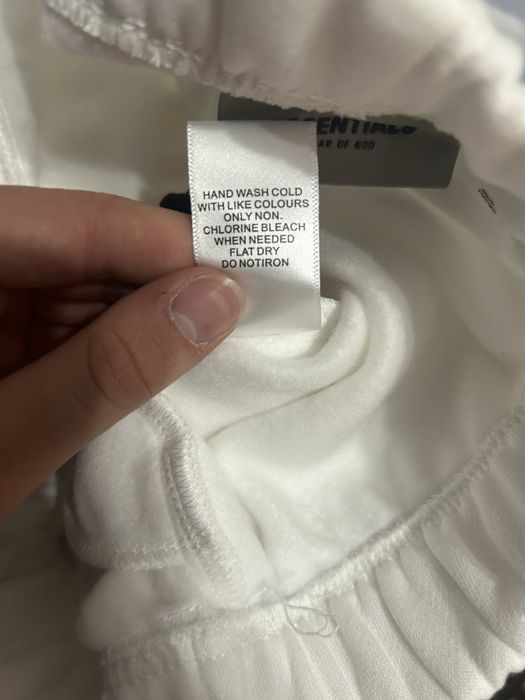 Pantaloni essentials