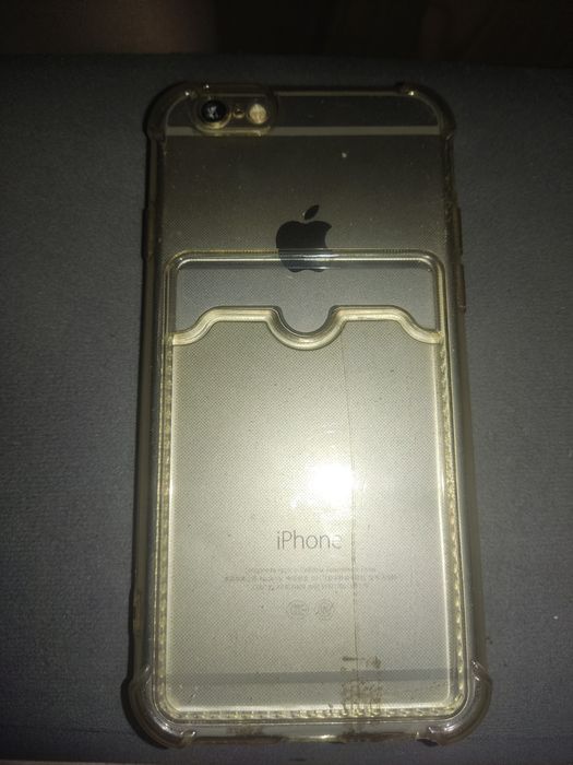 iPhone 6S б/у зарядка в комплекте