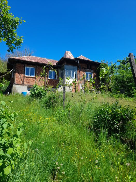Casă din cărămidă. locuibilă. Ocnița, jud.Dâmbovița.