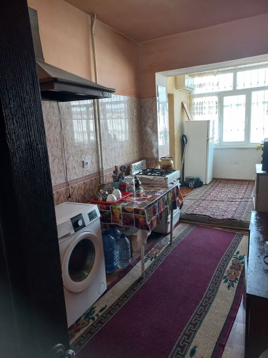 Uy sotiladi oydinda holati yaxshi maktab bogʻcha bozor yaqinida