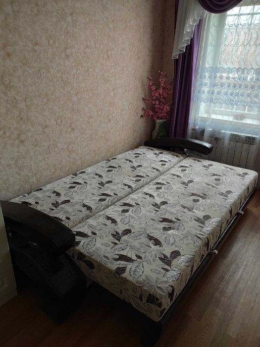 Продам диван раскладной, полуторка (самовывоз)