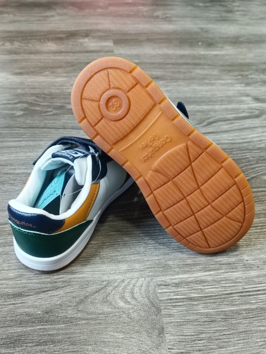 Нови детски боси светещи маратонки