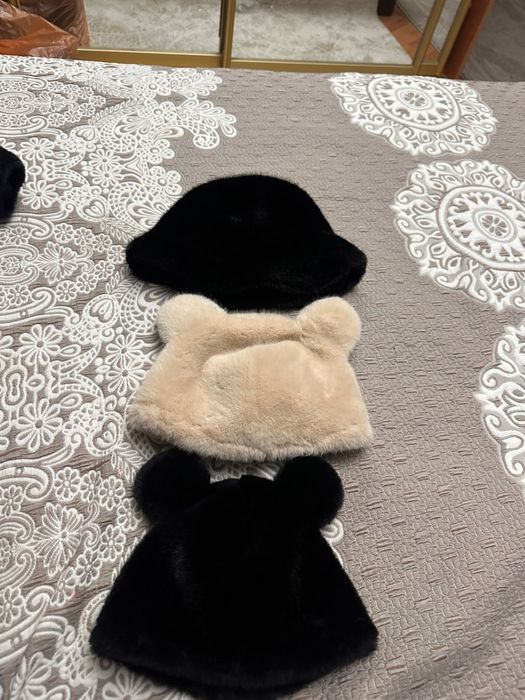 Продам куртки, шапки