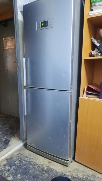 Продаётся Холодильник
