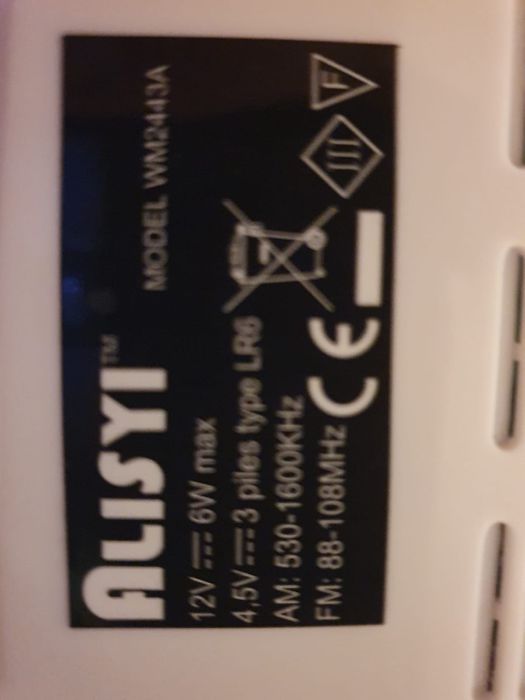 Radio cu telecomanda si suport iPod