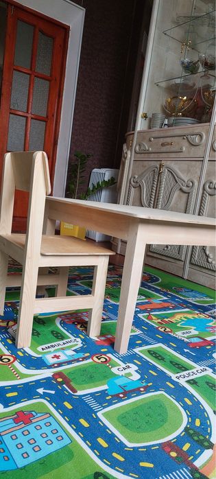Детский стол и стулчик