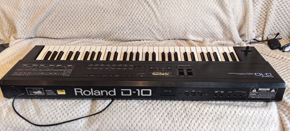 Roland D-10 syntetizator