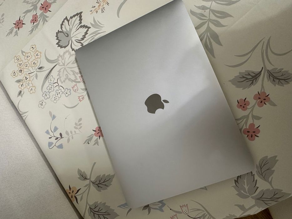MacBook Air 13, m1, 8/256gb