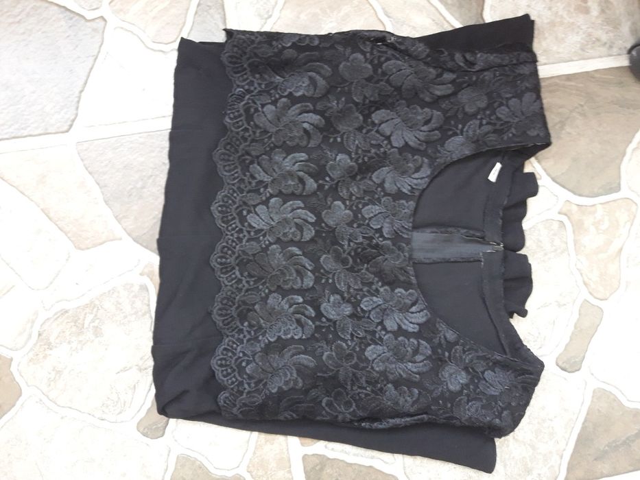 Черна  рокля  ..