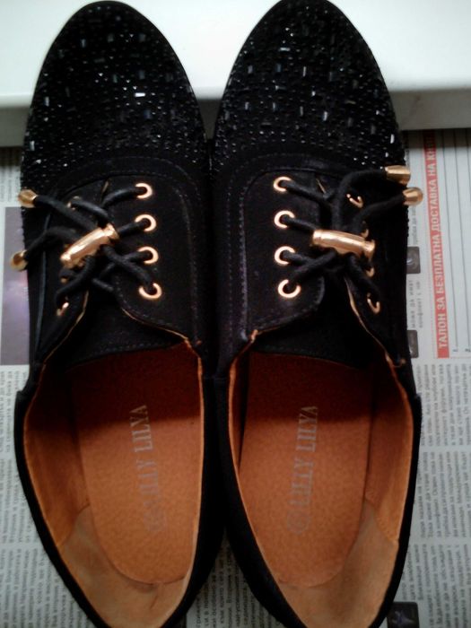 продавам неупотребявани дамски обувки 38 номер