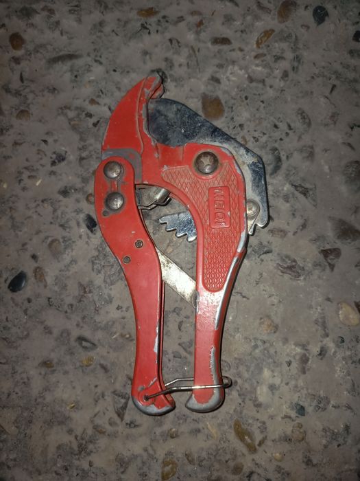 Ножницы для пластиковых труб