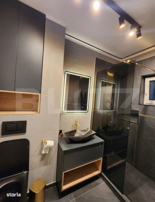 Apartament  3 camere, 70 mp, 2 bai, terasa, garaj, zona Teilor